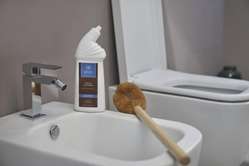 Toxic free formulation is tough on stains and bacteria. Eliminates calcium, lime scale, mould and mildew leaving behind a natural fragrance and shine. Go with natural household cleaning, allergen free, eco-friendly products and avoid harmful chemicals for peace of mind